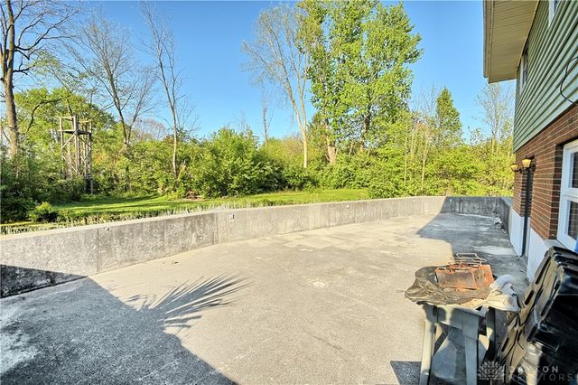 122 Cherry Hill Drive, Beavercreek, OH 45440
