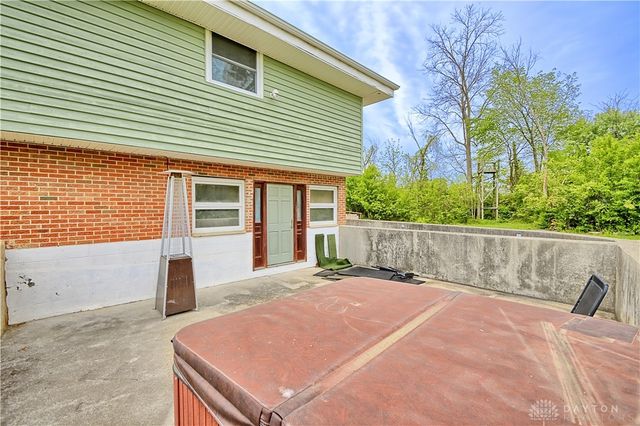 122 Cherry Hill Drive, Beavercreek, OH 45440