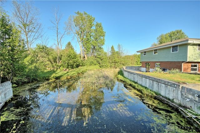 122 Cherry Hill Drive, Beavercreek, OH 45440