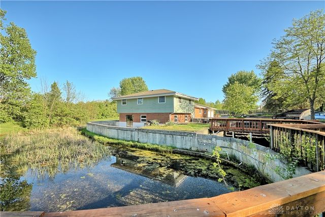 122 Cherry Hill Drive, Beavercreek, OH 45440