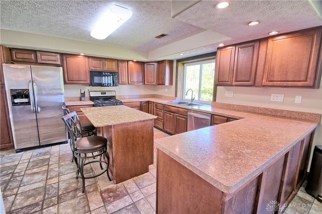122 Cherry Hill Drive, Beavercreek, OH 45440