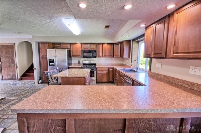 122 Cherry Hill Drive, Beavercreek, OH 45440