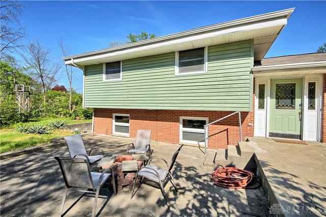 122 Cherry Hill Drive, Beavercreek, OH 45440