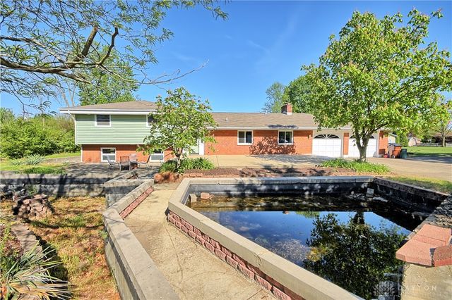 122 Cherry Hill Drive, Beavercreek, OH 45440