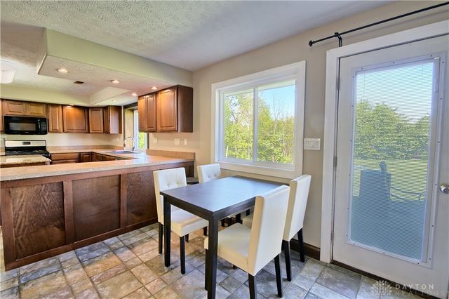 122 Cherry Hill Drive, Beavercreek, OH 45440
