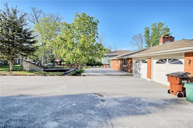 122 Cherry Hill Drive, Beavercreek, OH 45440