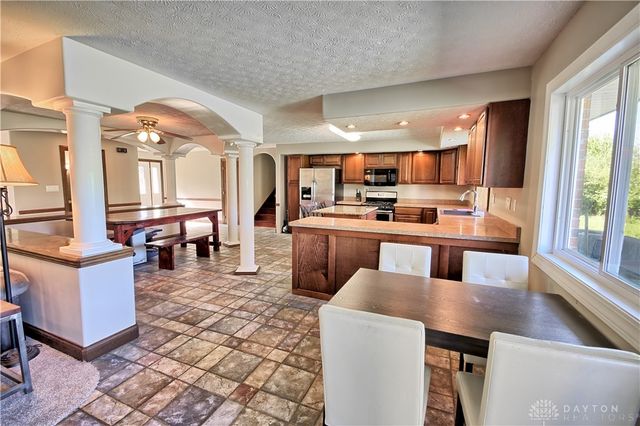 122 Cherry Hill Drive, Beavercreek, OH 45440