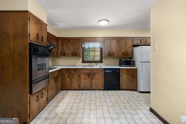 302 Pine Lake Drive, Cumming, GA 30040