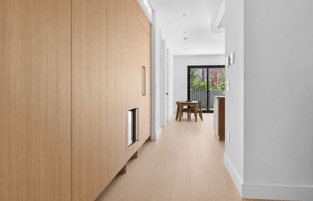 386 Kosciuszko St, New York City, NY 11221