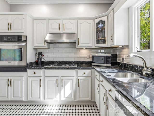 32 Franklin Farm Road, Fletcher, NC 28732