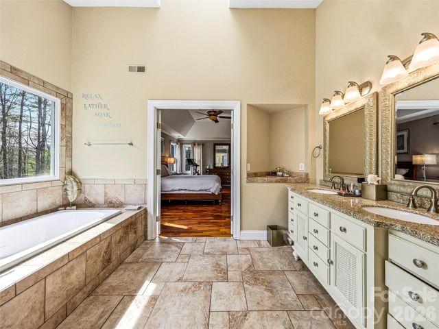 32 Franklin Farm Road, Fletcher, NC 28732