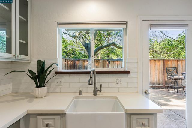 90 Laurel Dr, Danville, CA 94526