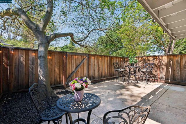 90 Laurel Dr, Danville, CA 94526