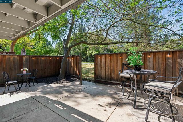 90 Laurel Dr, Danville, CA 94526