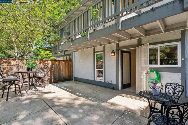 90 Laurel Dr, Danville, CA 94526