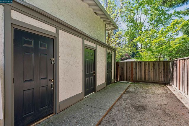 90 Laurel Dr, Danville, CA 94526