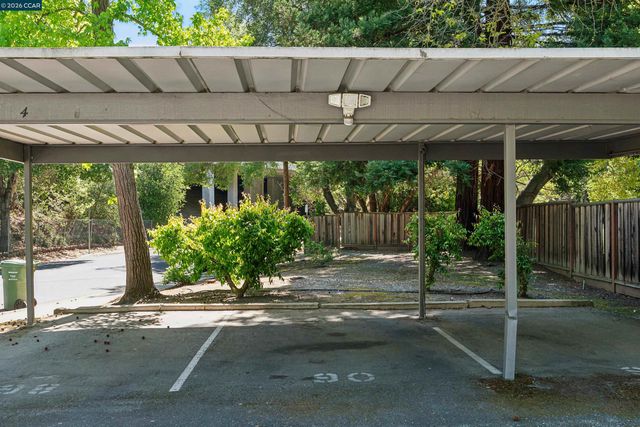 90 Laurel Dr, Danville, CA 94526