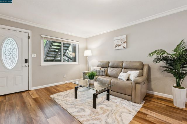 90 Laurel Dr, Danville, CA 94526