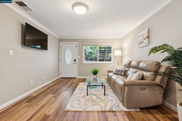 90 Laurel Dr, Danville, CA 94526