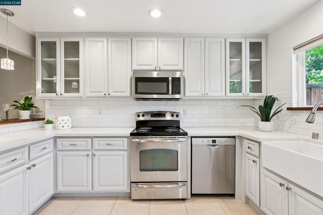 90 Laurel Dr, Danville, CA 94526