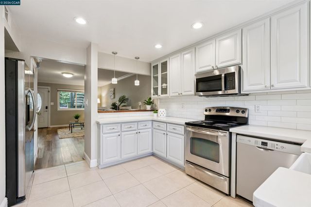 90 Laurel Dr, Danville, CA 94526