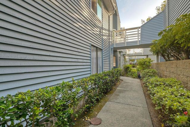 11055 Caminito Vista Pacifica, San Diego, CA 92131