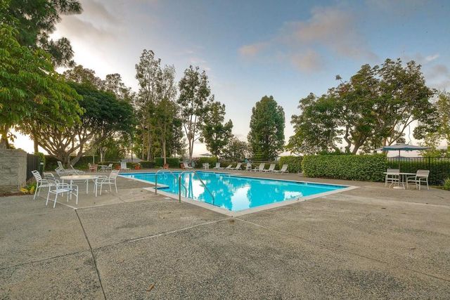 11055 Caminito Vista Pacifica, San Diego, CA 92131