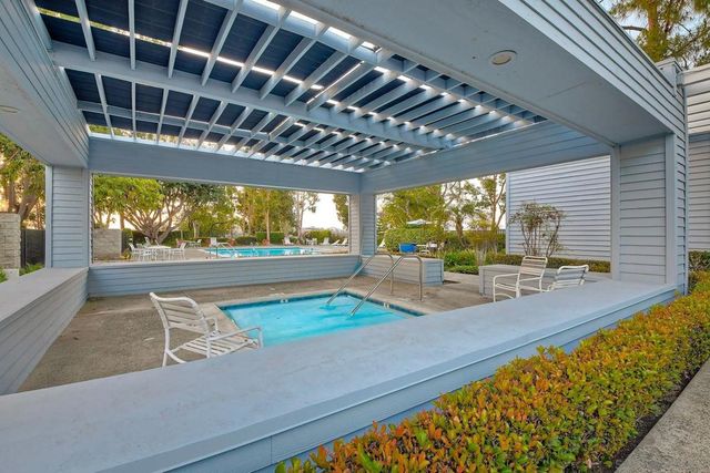 11055 Caminito Vista Pacifica, San Diego, CA 92131