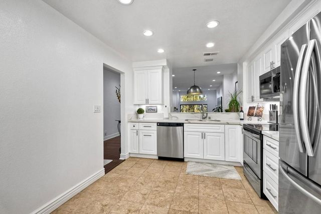 11055 Caminito Vista Pacifica, San Diego, CA 92131