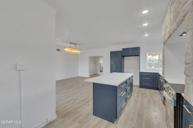 2500 HAWLEY Circle, El Paso, TX 79903