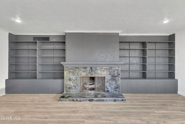 2500 HAWLEY Circle, El Paso, TX 79903