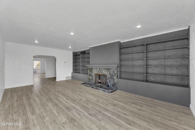 2500 HAWLEY Circle, El Paso, TX 79903