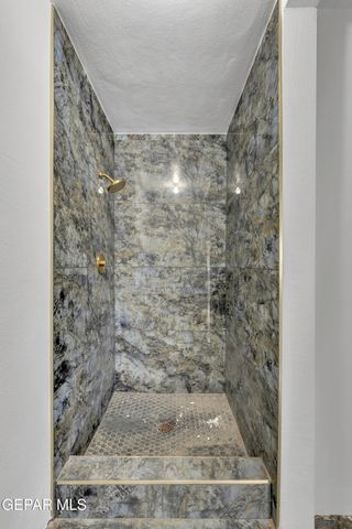 2500 HAWLEY Circle, El Paso, TX 79903