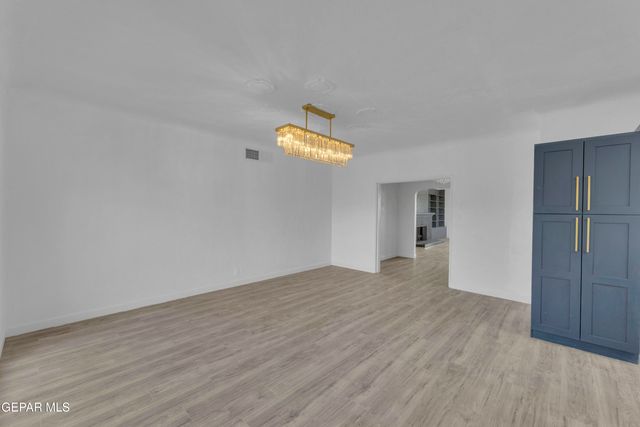 2500 HAWLEY Circle, El Paso, TX 79903