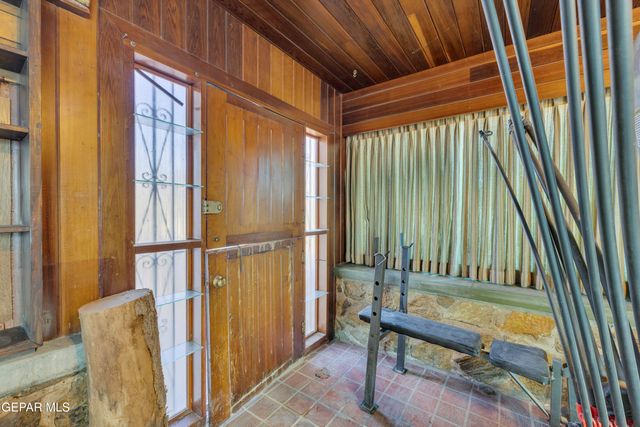 2500 HAWLEY Circle, El Paso, TX 79903