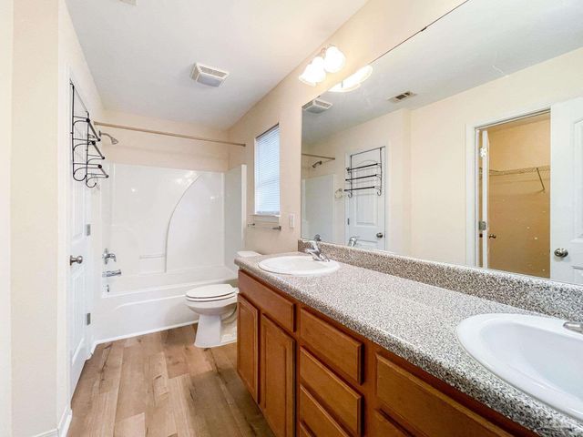 5853 Bilek Dr, Pensacola, FL 32526