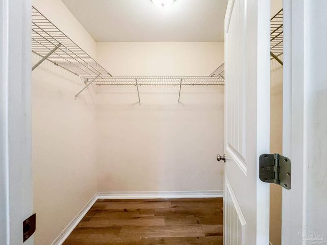 5853 Bilek Dr, Pensacola, FL 32526