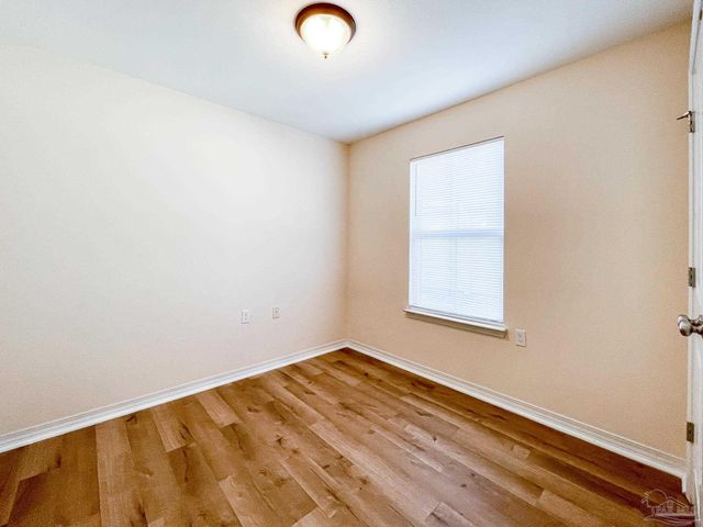 5853 Bilek Dr, Pensacola, FL 32526