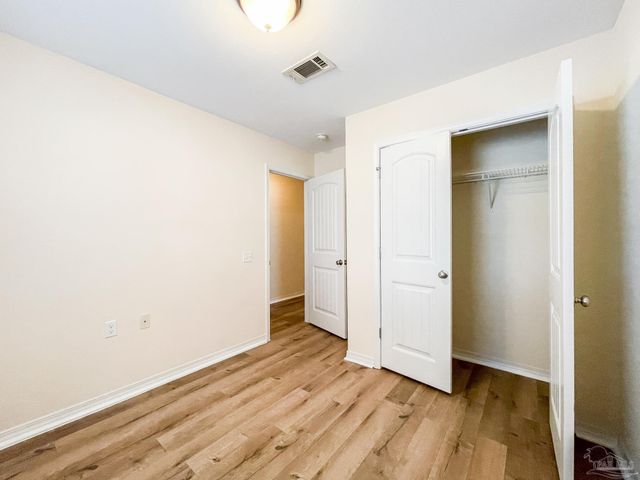 5853 Bilek Dr, Pensacola, FL 32526