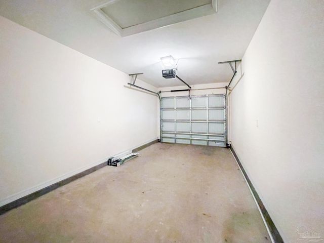 5853 Bilek Dr, Pensacola, FL 32526