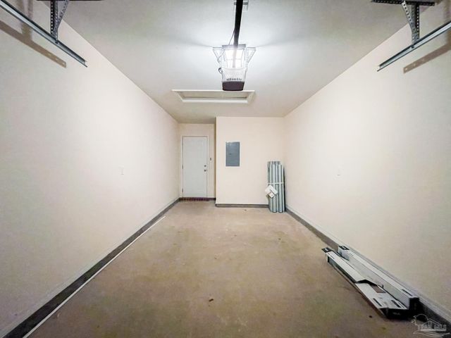 5853 Bilek Dr, Pensacola, FL 32526