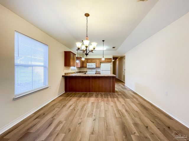 5853 Bilek Dr, Pensacola, FL 32526