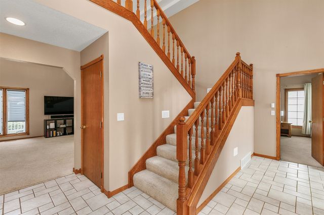 913 W 18th Street S, Newton, IA 50208