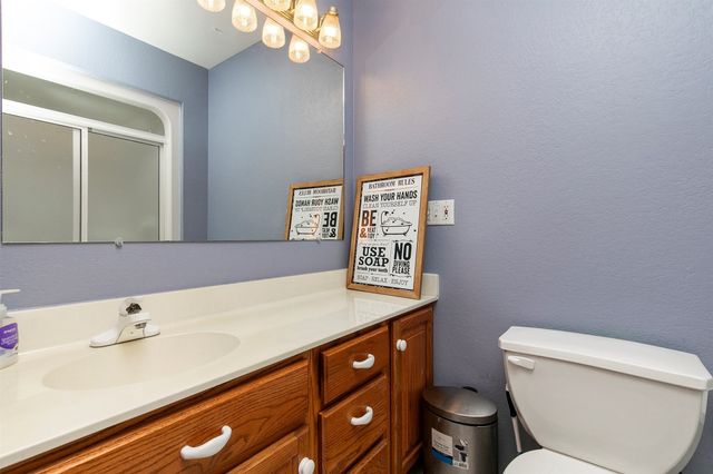 913 W 18th Street S, Newton, IA 50208