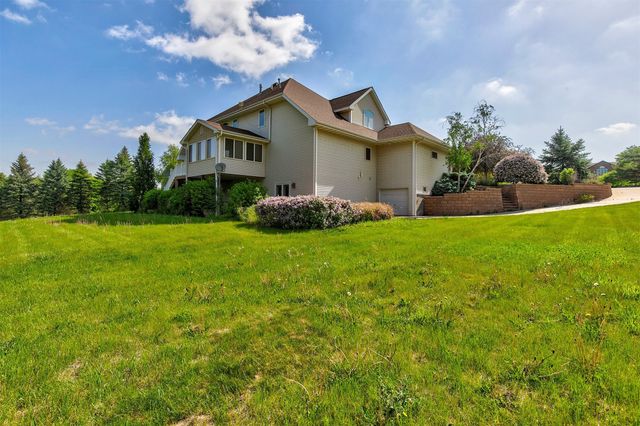 913 W 18th Street S, Newton, IA 50208