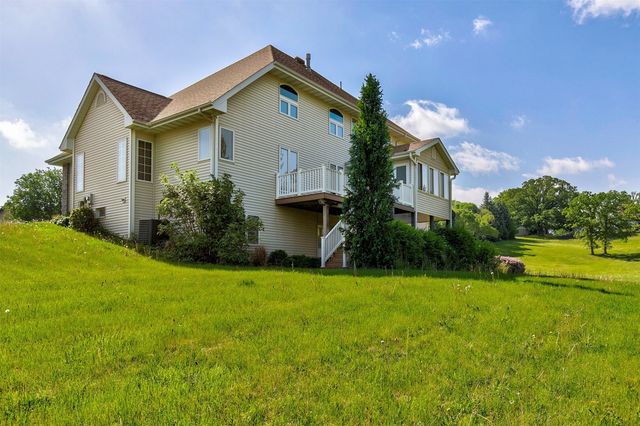 913 W 18th Street S, Newton, IA 50208