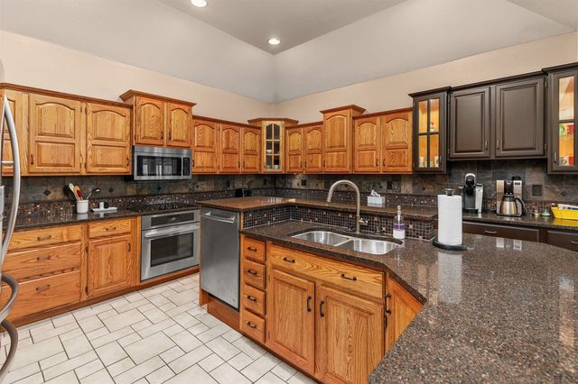 913 W 18th Street S, Newton, IA 50208