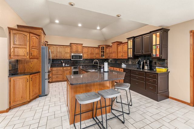 913 W 18th Street S, Newton, IA 50208