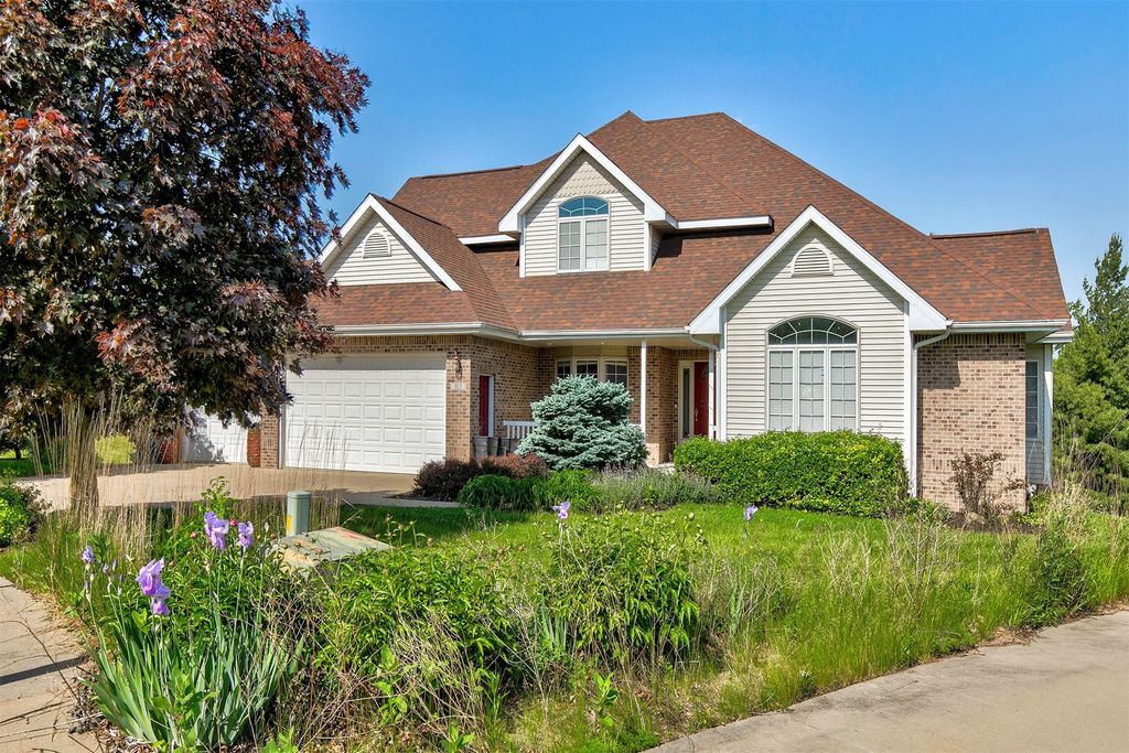 913 W 18th Street S, Newton, IA 50208