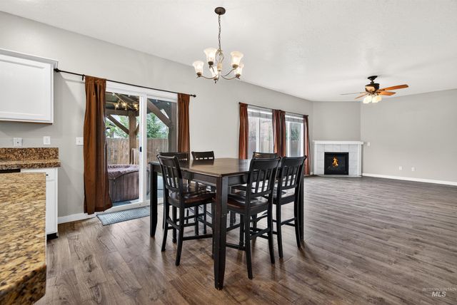 6284 N Silver Elm Way, Meridian, ID 83646